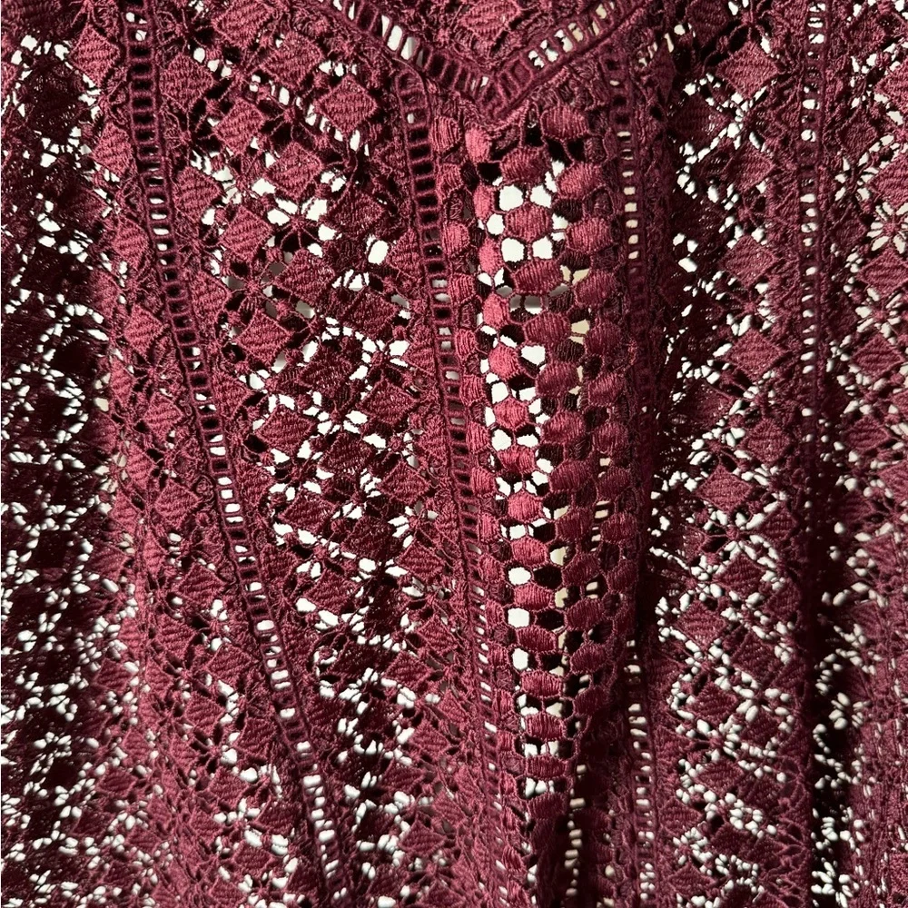 Abercrombie & Fitch Crochet Short Sleeve Blouse in Size Medium New With Tags - Picture 5 of 9